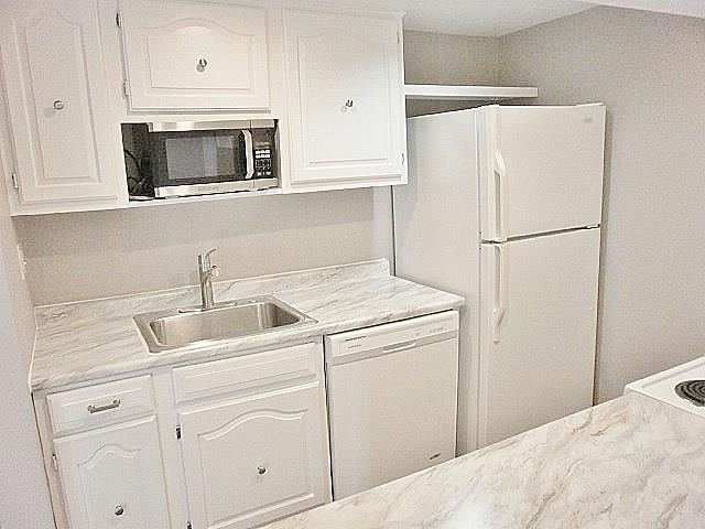321 Ridge Point Circle, Unit 31B Bridgeville, PA 15017 - Photo 8 of 22 Gallery Image 8