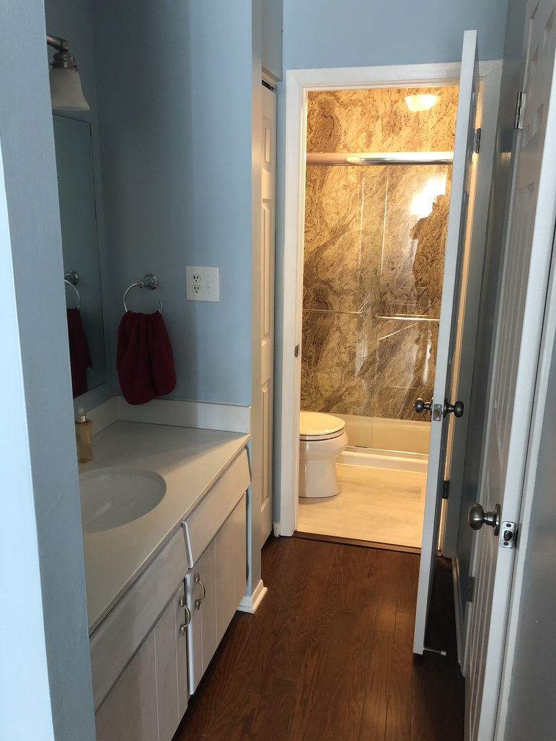 1653 Dover Court, Unit D Wheaton, IL 60189 - Photo 7 of 9