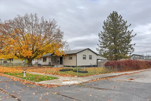 $370,000 | 2927 East Marshall Avenue, Spokane, WA 99207
