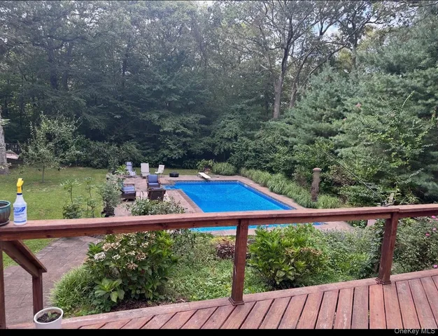 $5,500 | 19 New Mill Road, Smithtown, NY 11787