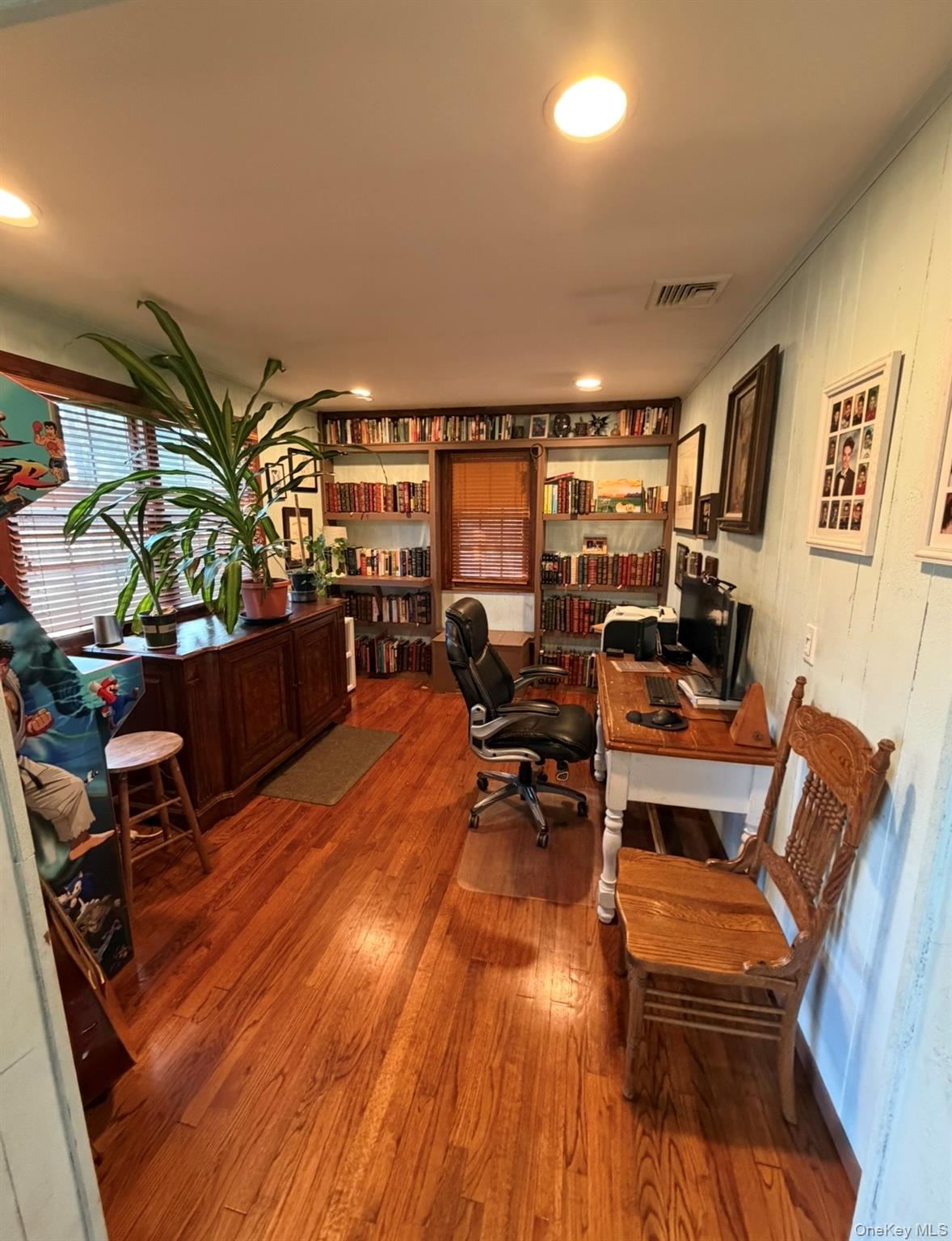 19 New Mill Road Smithtown, NY 11787 - Photo 5 of 13