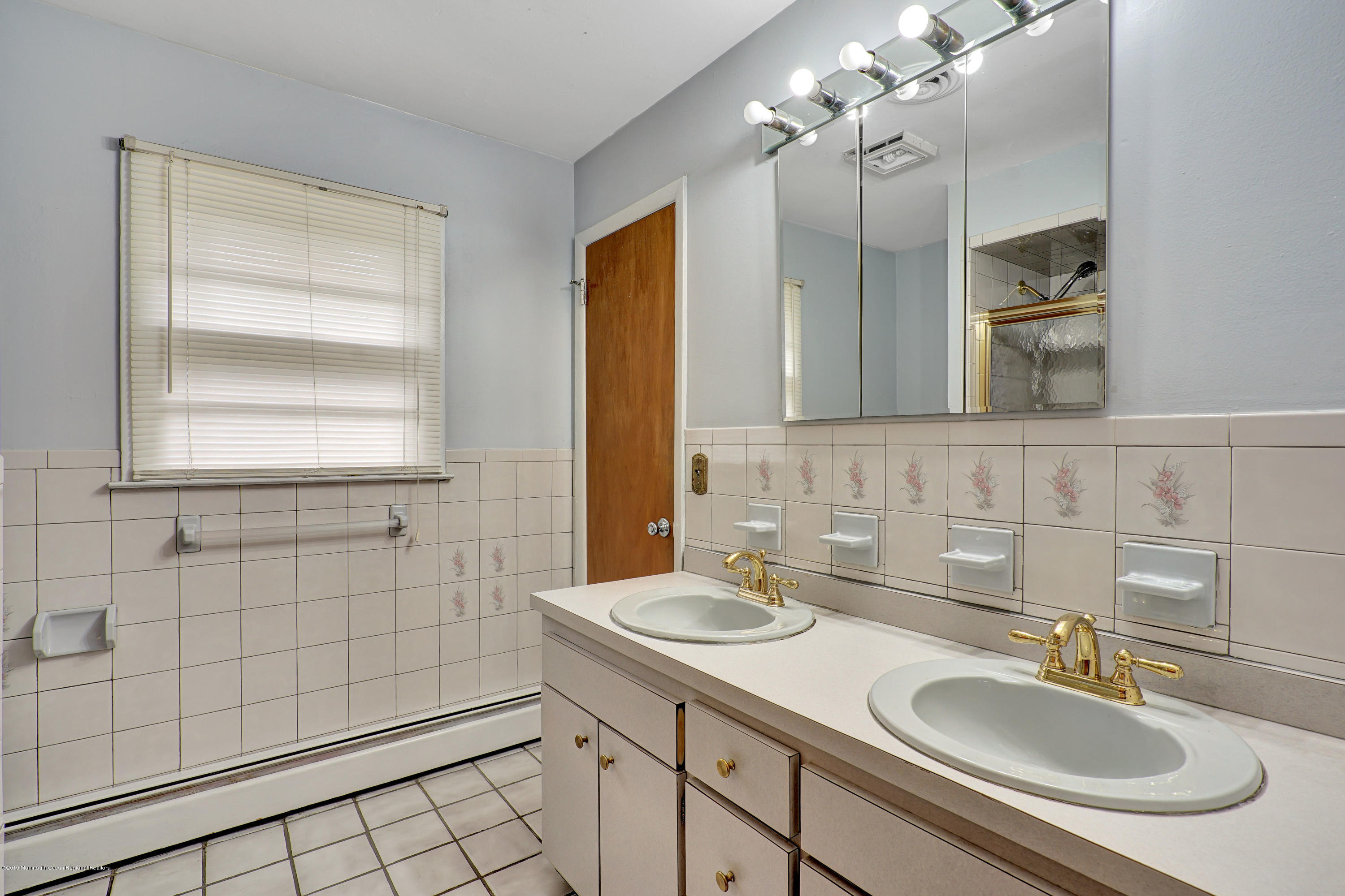 326 Case Road Lakewood, NJ 08701 - Photo 20 of 27 025_dsc09549