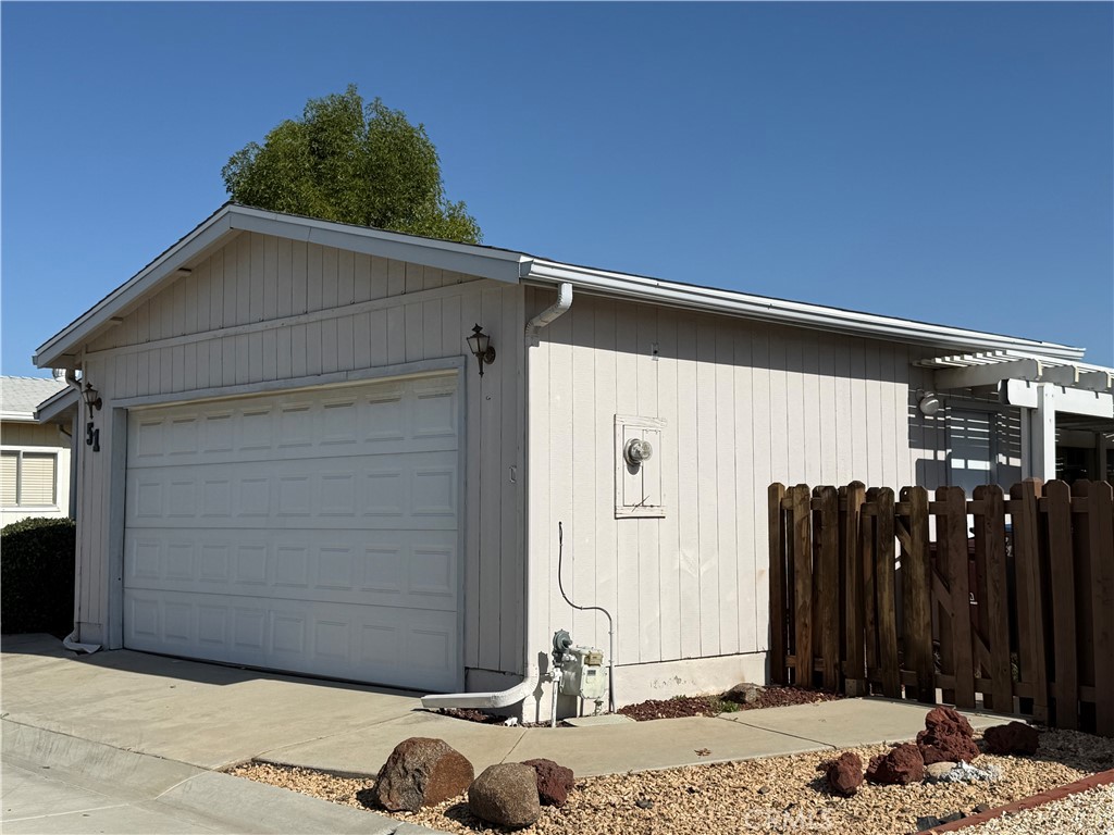 27250 Murrieta Road, Unit 51 Menifee, CA 92586 - Photo 7 of 15 a backyard of a house