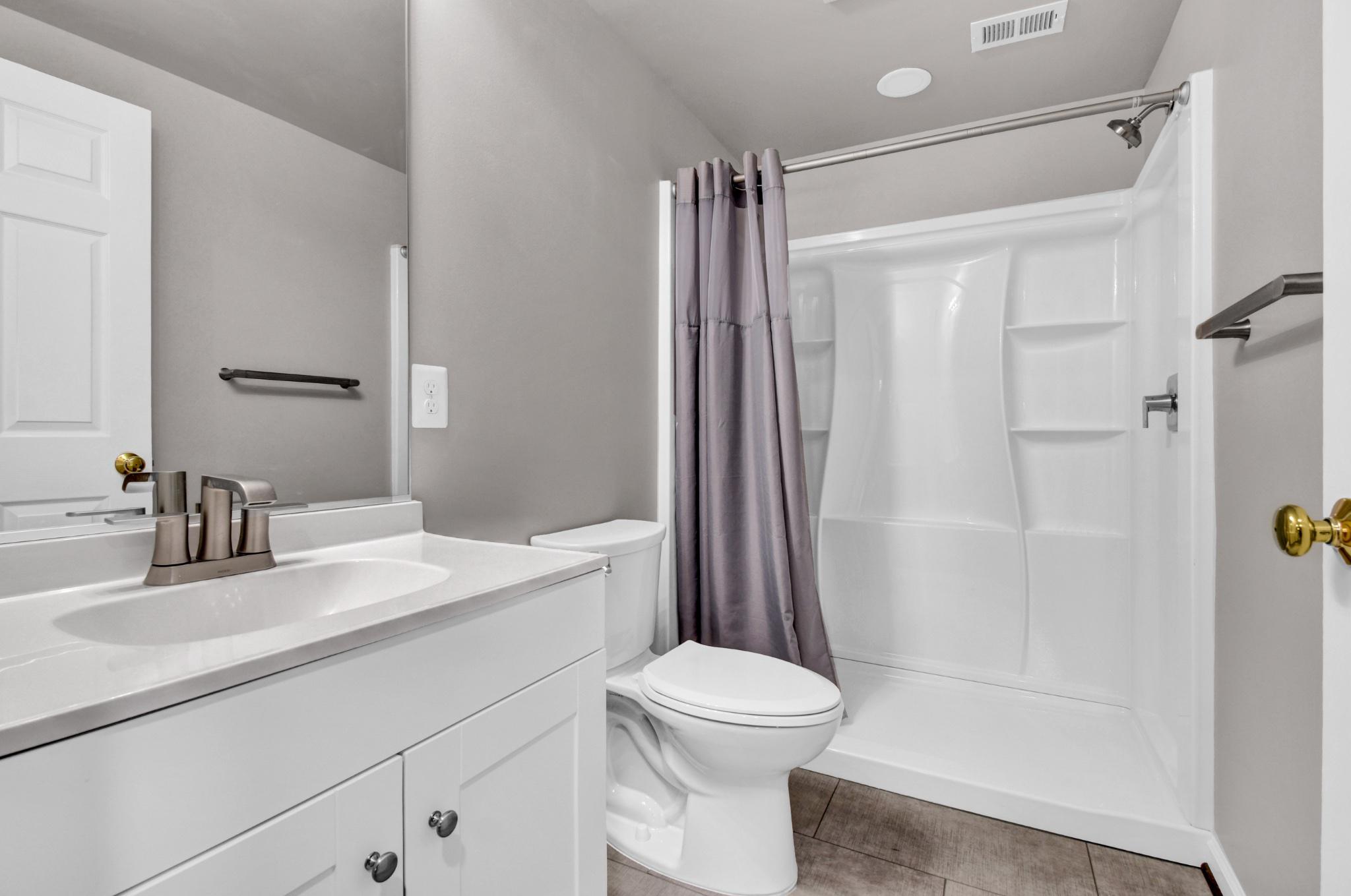 205 Grassy Ridge Terrace Purcellville, VA 20132 - Photo 6 of 12 Private Full Bath