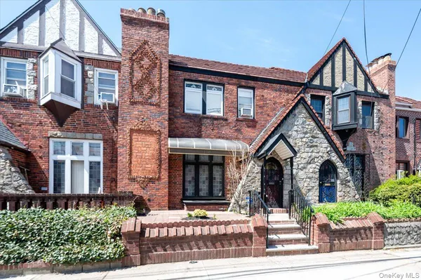 $749,000 | 130-10 227th Street | Laurelton