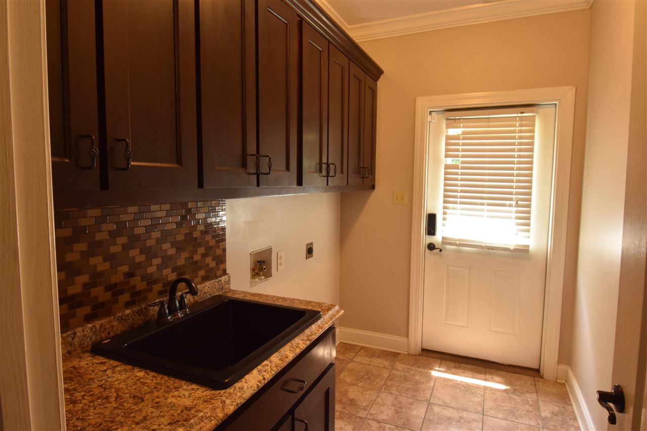 1356 Davis Road Covington, TN 38019 - Photo 11 of 25 Gallery Image 11
