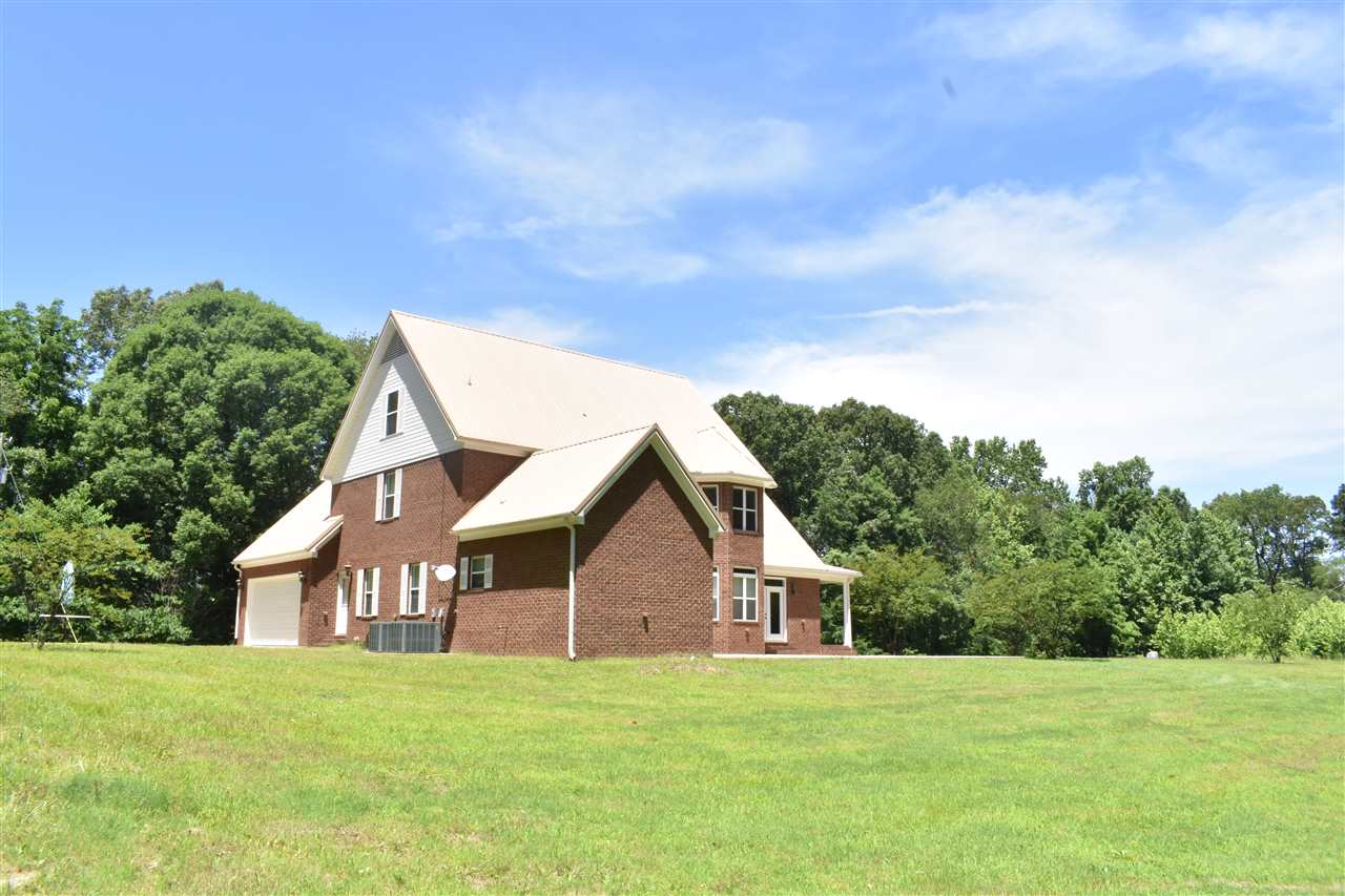 1356 Davis Road Covington, TN 38019 - Photo 4 of 25 Gallery Image 4