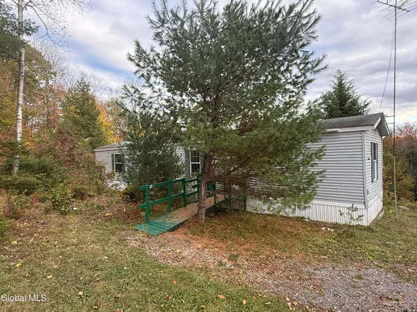 $90,000 | 244 Sweet Road, Johnstown, NY 12095