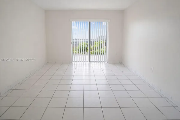 $2,400 | 5755 West 20th Avenue, Unit 406, Hialeah, FL 33012