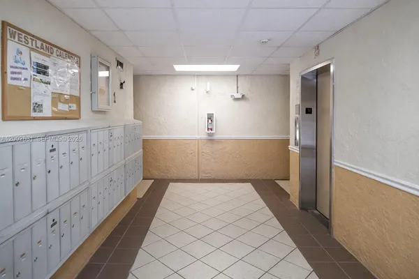 $2,400 | 5755 West 20th Avenue, Unit 406, Hialeah, FL 33012