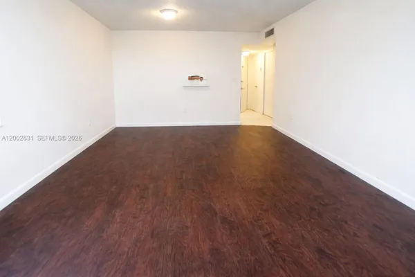 $2,400 | 5755 West 20th Avenue, Unit 406, Hialeah, FL 33012