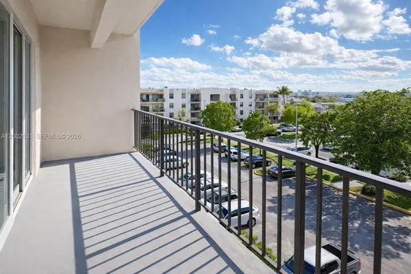 $2,400 | 5755 West 20th Avenue, Unit 406, Hialeah, FL 33012