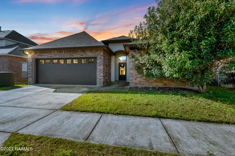 $255,000 | 244 Rosemary Place, Lafayette, LA 70508
