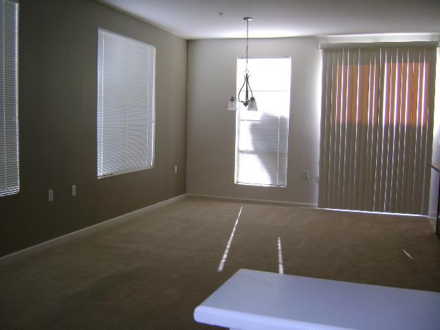 1920 East Bell Road, Unit 1139 Phoenix, AZ 85022 - Photo 2 of 10 Great room