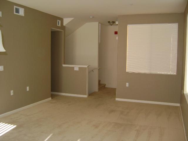 1920 East Bell Road, Unit 1139 Phoenix, AZ 85022 - Photo 4 of 10 Great room