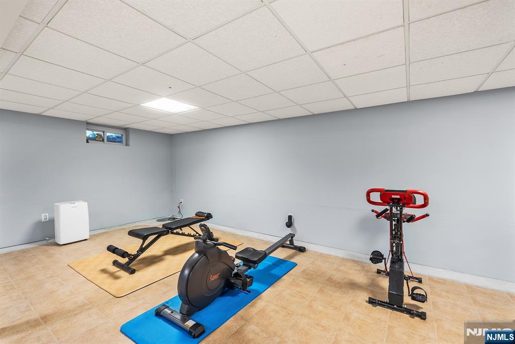 124 Crain Road Paramus, NJ 07652 - Photo 27 of 48