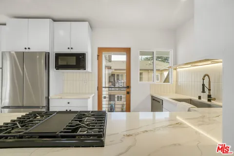 $669,000 | 4017 Grand View Boulevard, Los Angeles, CA 90066
