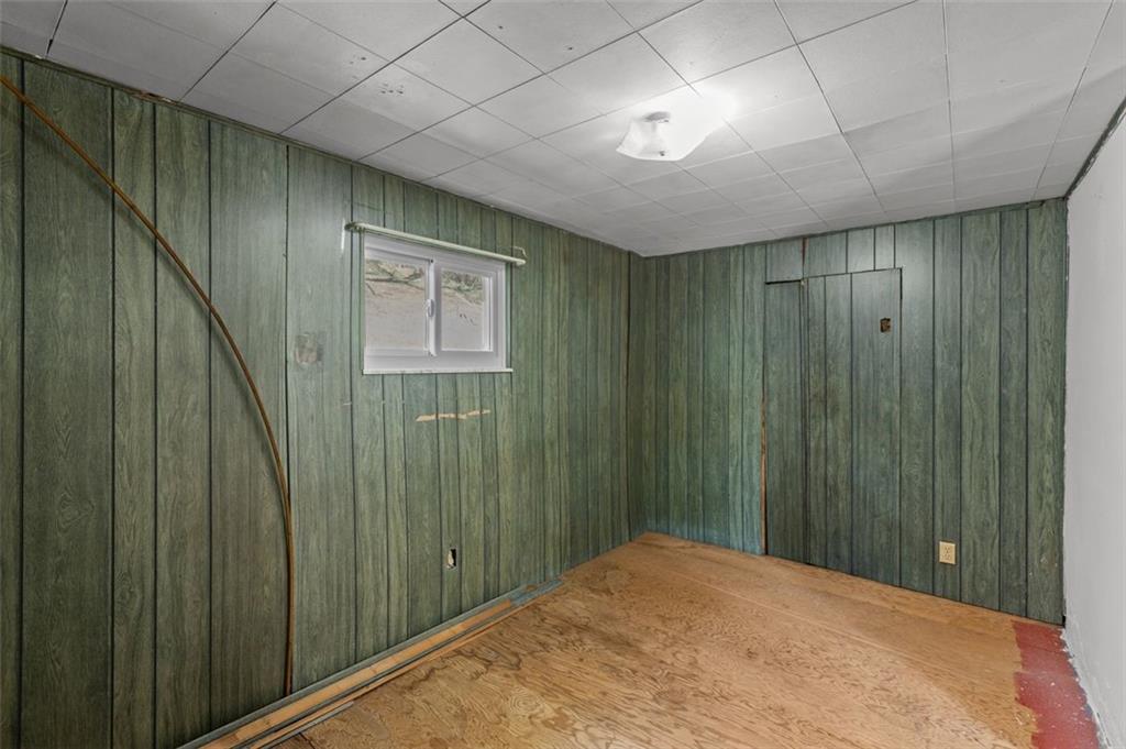 801 Bower Hill Road Bridgeville, PA 15017 - Photo 17 of 34 a view of a hallway