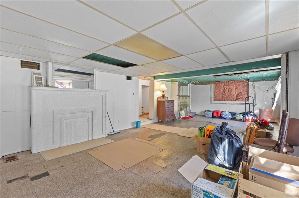 801 Bower Hill Road Bridgeville, PA 15017 - Photo 23 of 34 a very nice looking room with a large window