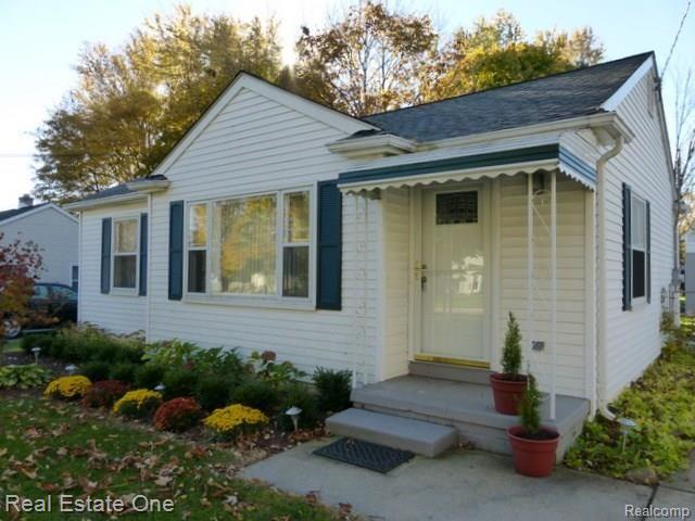 1137 Grace Avenue Rochester, MI 48309 - Photo 28 of 28 P1000999.jpg