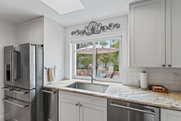 $10,000 | 460 Sunrise Way, Juno Beach, FL 33408