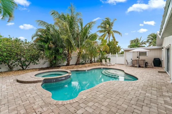 $10,000 | 460 Sunrise Way, Juno Beach, FL 33408