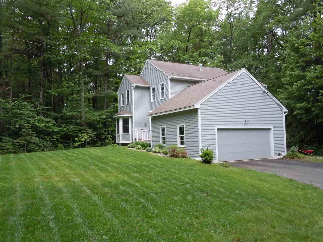 13 Standish Way Amherst, NH 03031 - Photo 4 of 18 Gallery Image 4