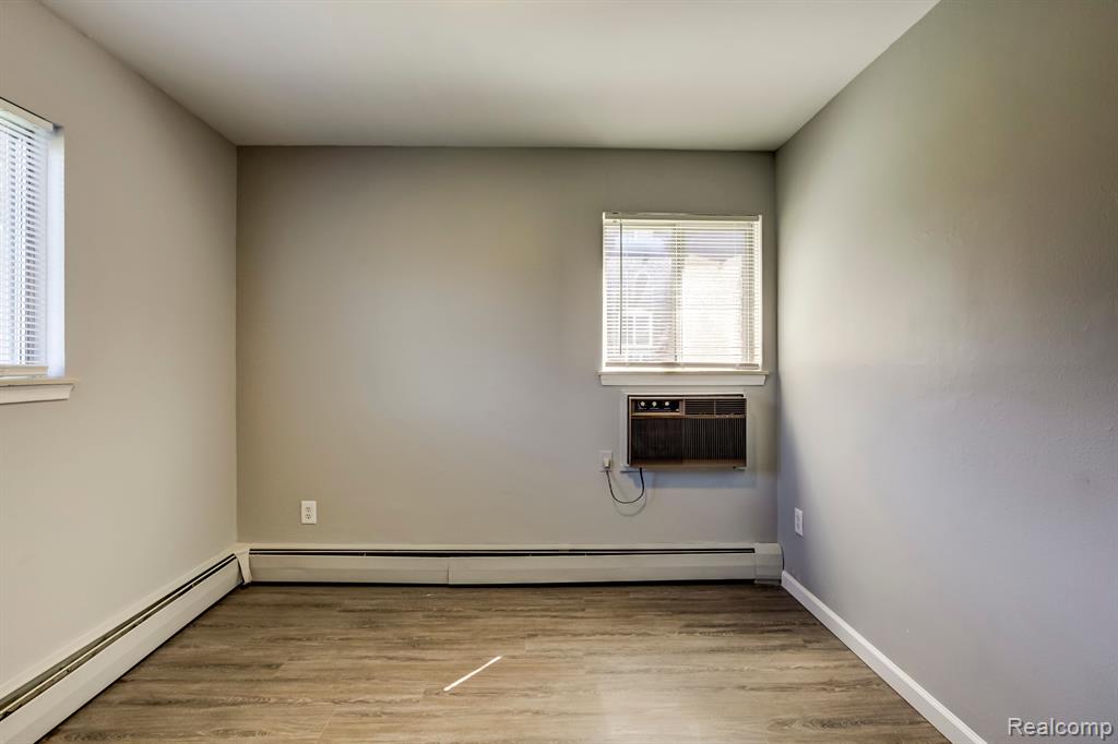 2175 Decker Road, Unit 49 Walled Lake, MI 48390 - Photo 13 of 19