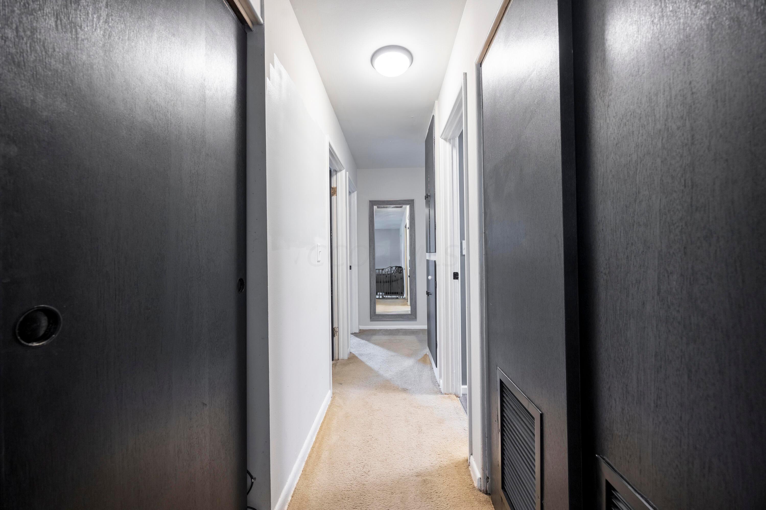 232 Redmond Road Columbus, OH 43228 - Photo 17 of 53 Hallway