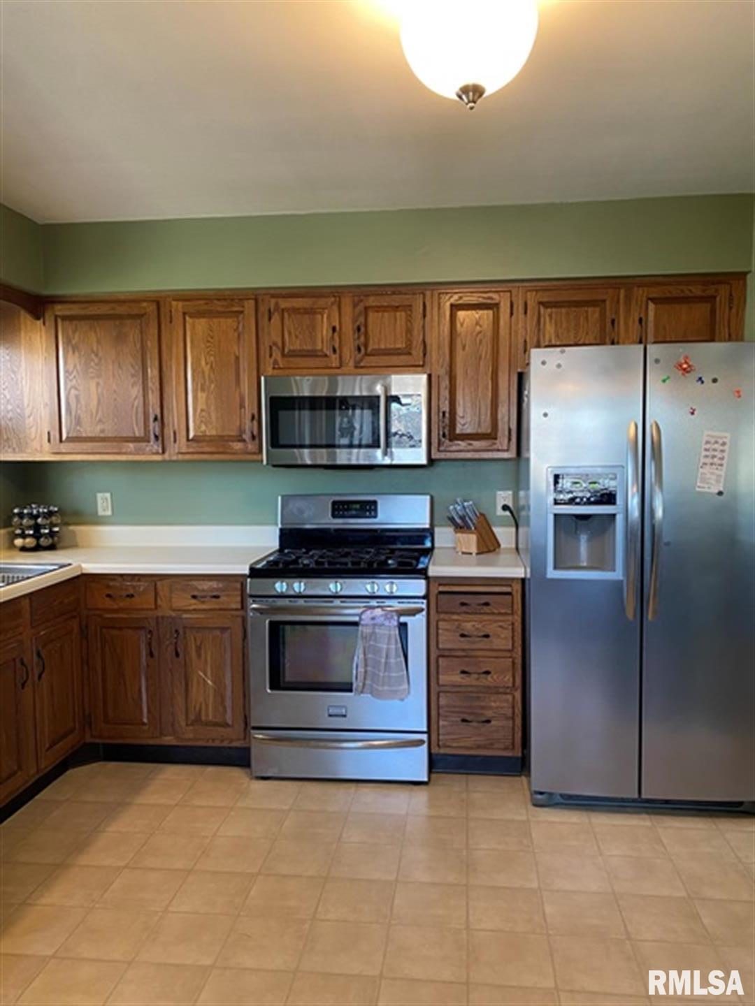 3105 Spring Street Davenport, IA 52807 - Photo 5 of 17 Gallery Image 5