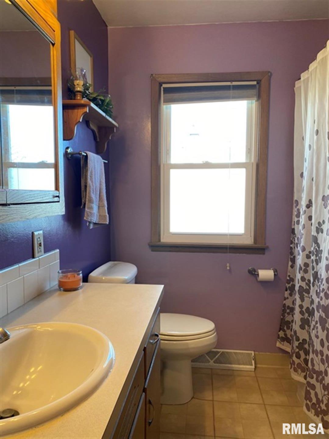 3105 Spring Street Davenport, IA 52807 - Photo 10 of 17 Gallery Image 10