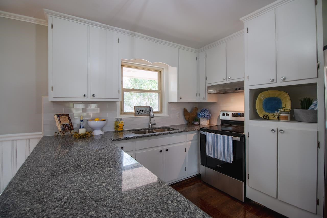 4115 St James Church Road Raleigh, NC 27604 - Photo 2 of 22 Kitchen