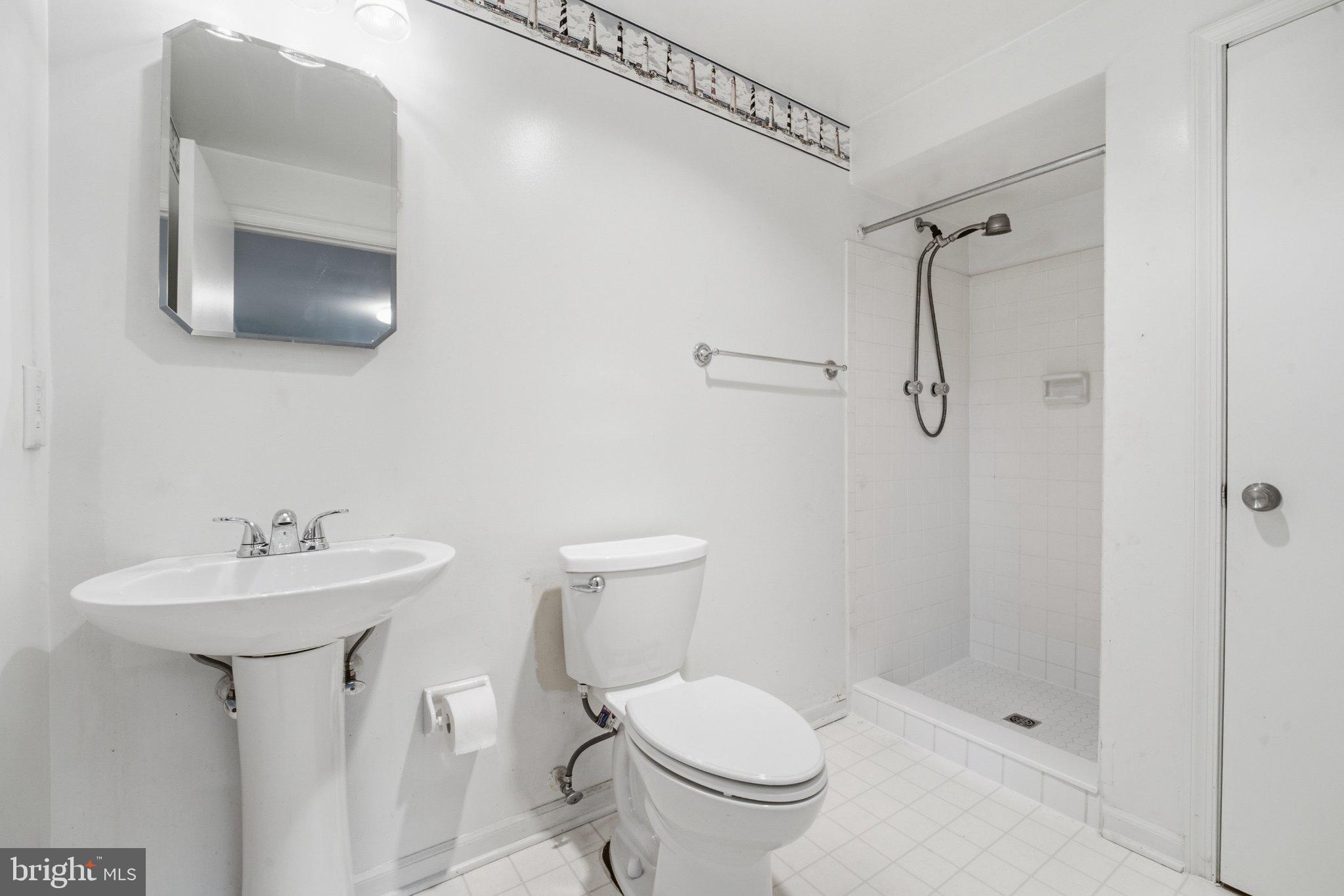 1206 East Iberia Road Sterling, VA 20164 - Photo 39 of 48 Bathroom 3 (LL)