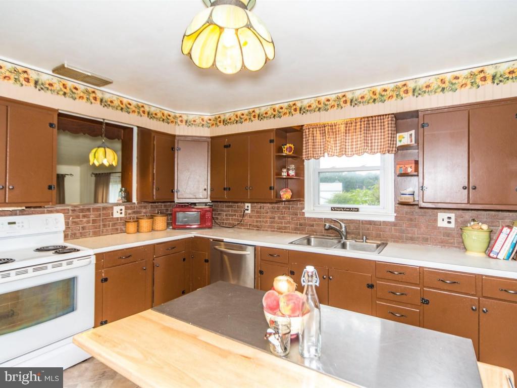 5613 Mt Pisgah Road York, PA 17406 - Photo 7 of 23 Gallery Image 7