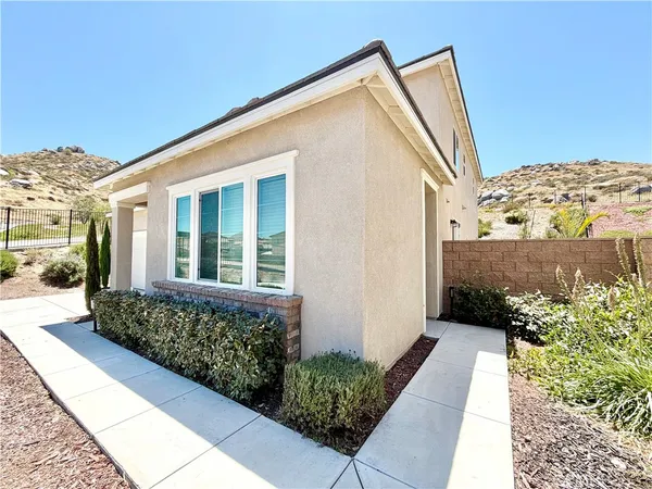 $1,799 | 30411 Ridgecrest Road, Winchester, CA 92596