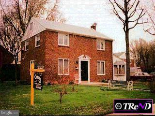 451 Alliston Road Springfield, PA 19064 - Photo 1 of 1 a front view of a house with garden