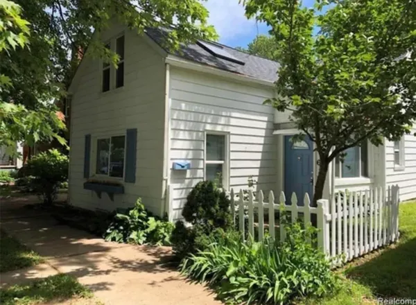 $1,000 | 68 Washington Street, Mount Clemens, MI 48043