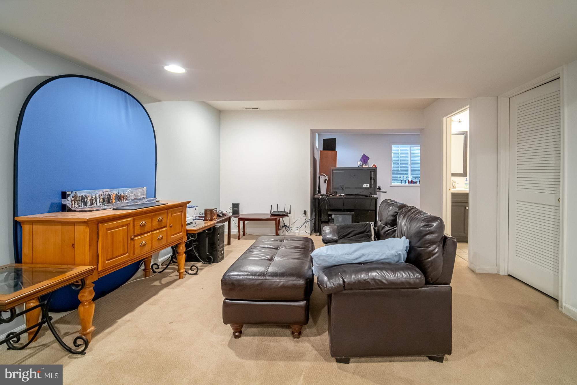 414 Wynwood Road York, PA 17402 - Photo 27 of 38 Gallery Image 27