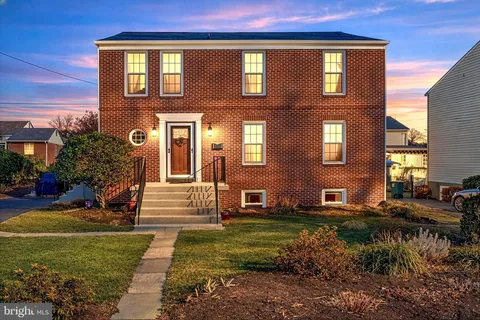 $950,000 | 535 South Lancaster Street, Arlington, VA 22204