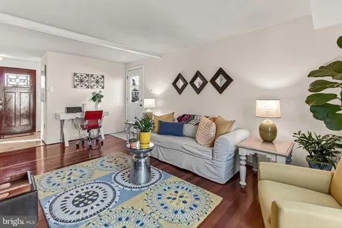 $950,000 | 535 South Lancaster Street, Arlington, VA 22204