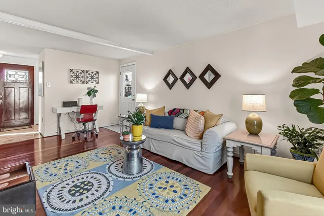 $950,000 | 535 South Lancaster Street, Arlington, VA 22204