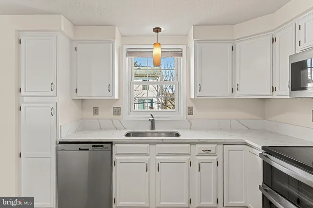 $950,000 | 535 South Lancaster Street, Arlington, VA 22204