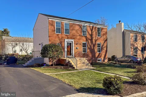 $950,000 | 535 South Lancaster Street, Arlington, VA 22204