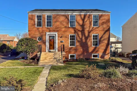 $950,000 | 535 South Lancaster Street, Arlington, VA 22204