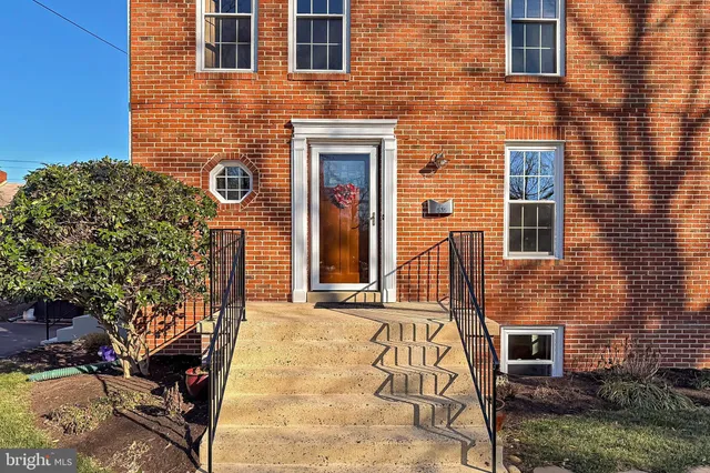 $950,000 | 535 South Lancaster Street, Arlington, VA 22204