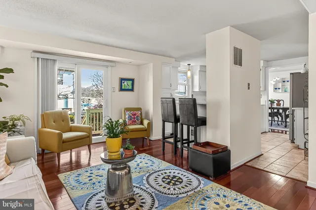 $950,000 | 535 South Lancaster Street, Arlington, VA 22204