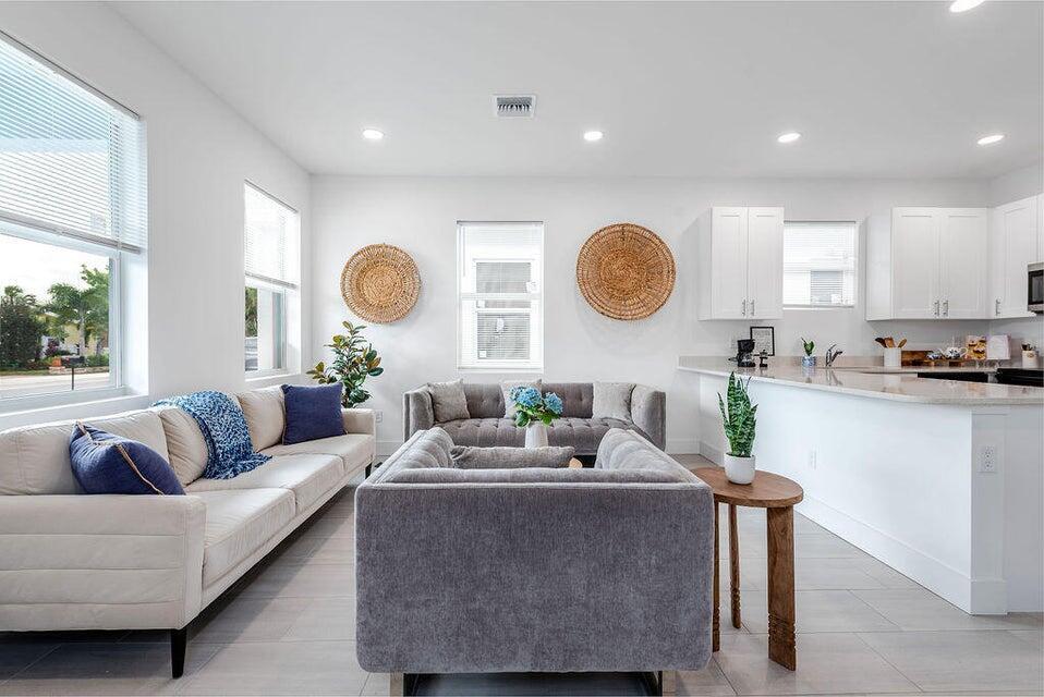 3514 Hiawatha Avenue West Palm Beach, FL 33409 - Photo 4 of 30 4