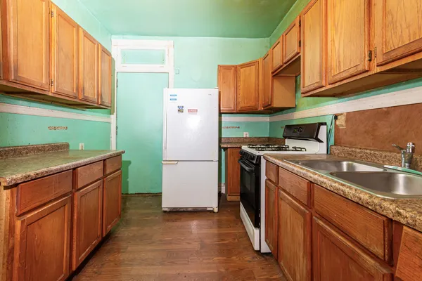 $289,900 | 6328 South Langley Avenue, Chicago, IL 60637