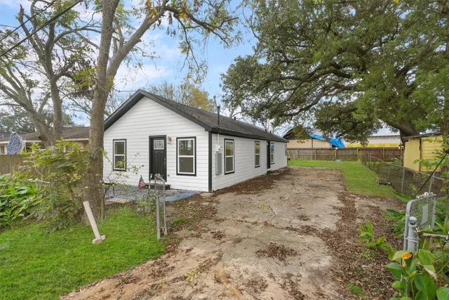 $1,500 | 1509 Stanton Street, Alvin, TX 77511