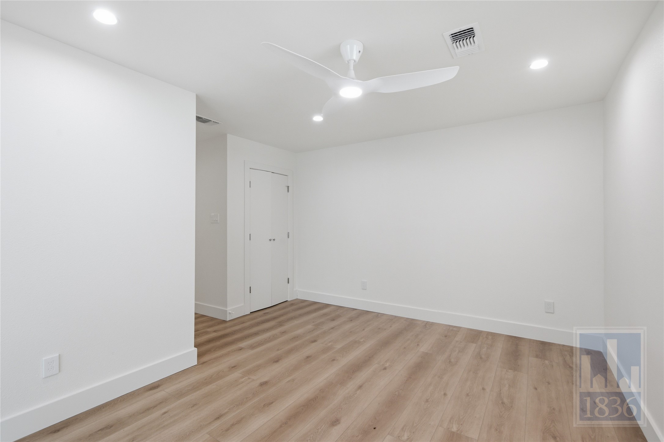 2703 Burleson Road Austin, TX 78741 - Photo 13 of 34